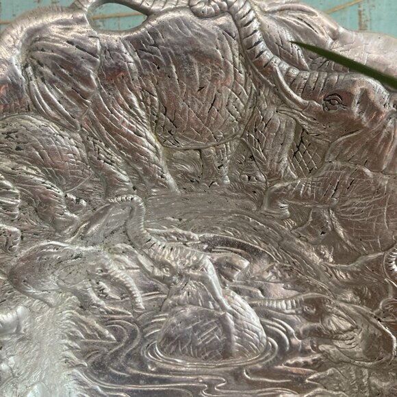 Aluminum Serving Bowl By Arthur Court Elegant Elephant Pattern Vintage 1990 - Picture 5 of 14